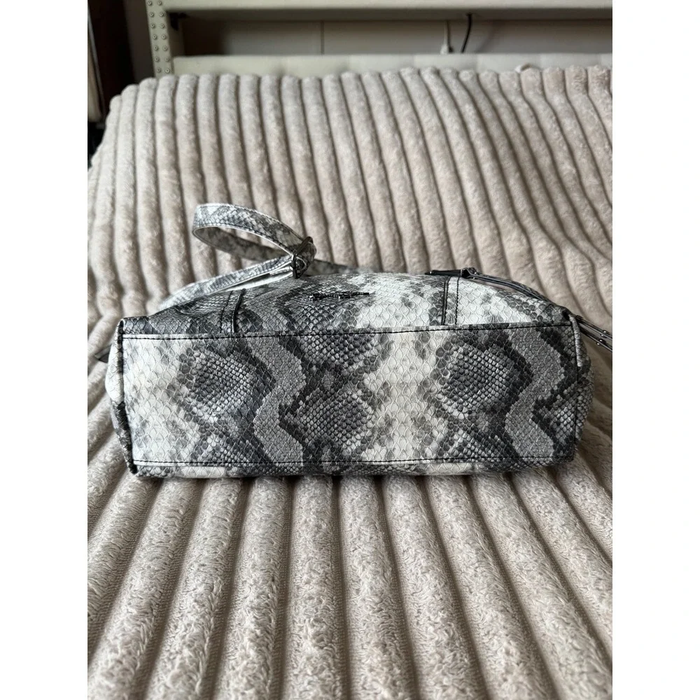 Jessica‎ Simpson Grey Snakeskin Print Tote Bag Crossbody Handbag JS Logo Charm